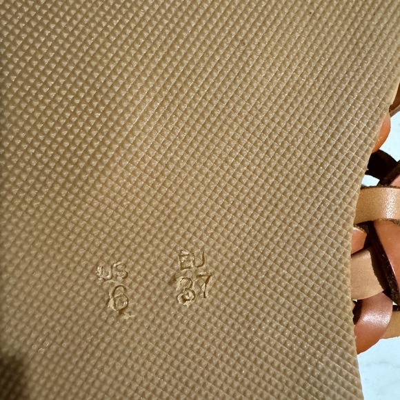 Farm Rio leather circles flats *MIS-matched sizes* - Picture 9 of 9